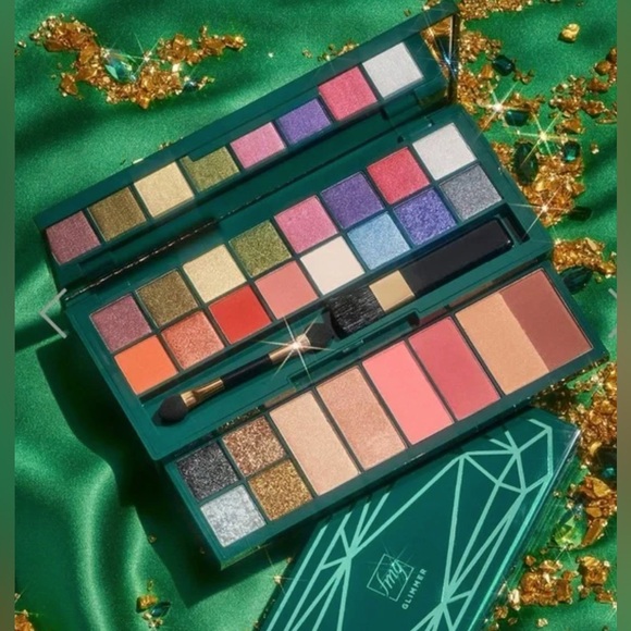 Avon Other - Fmg Glimmer Bejeweled Mega Palette